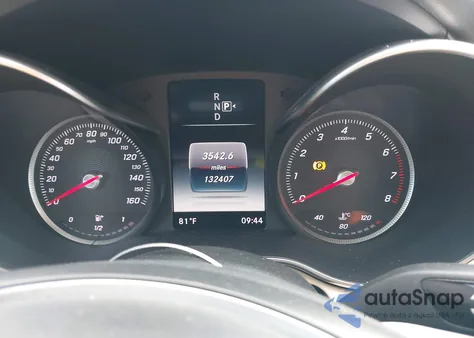 2015 Mercedes-Benz C 300 из США, поврежденный, VIN 55SWF4JB9FU068760